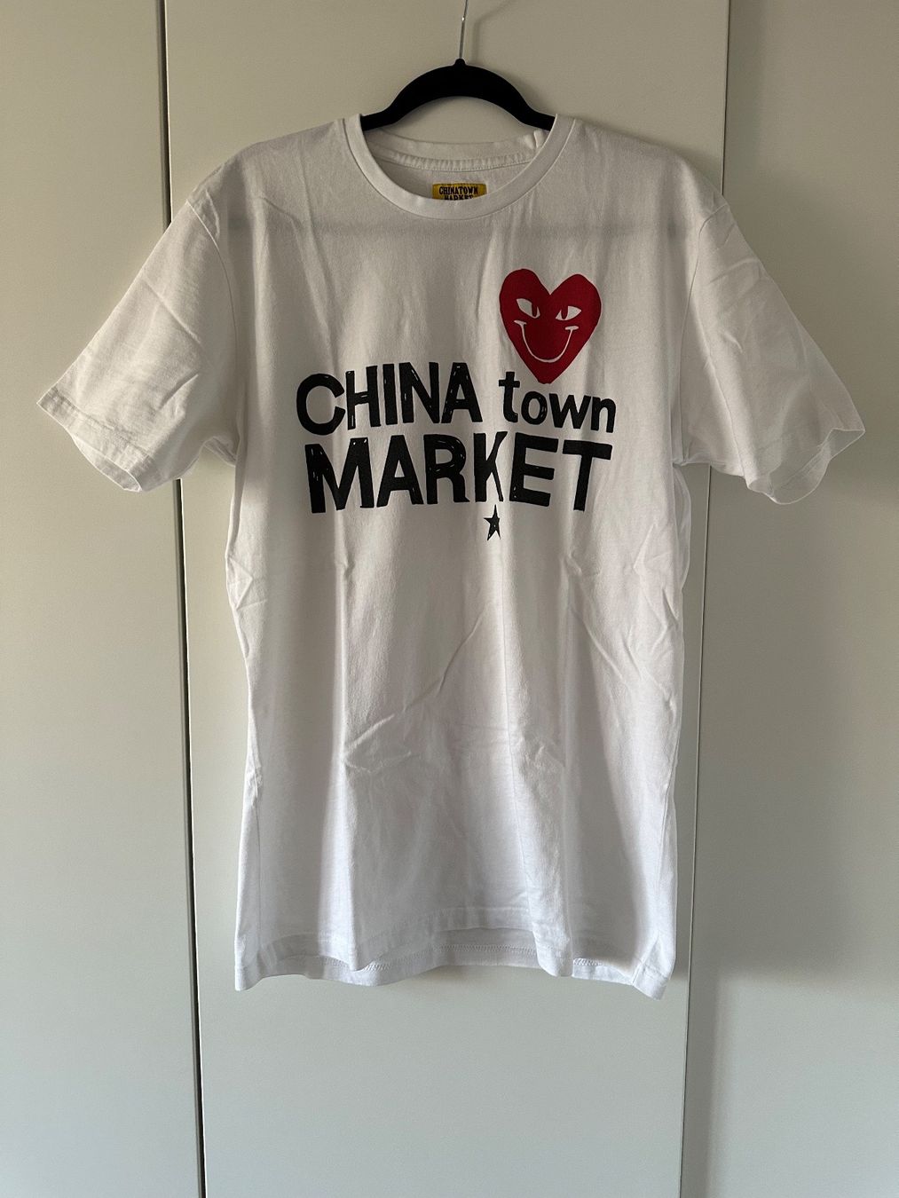 T-shirt: Chinatown Market T-Shirt – Usato da Worb venduto da le_castor