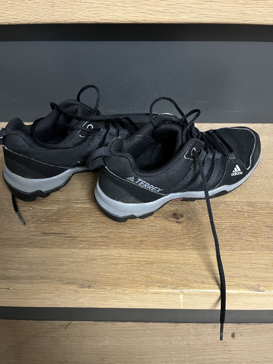 Adidas Scarpe per ragazzi: Adidas Terrex Trekkingschuhe Grösse 33 – Usato da Waldkirch venduto da son_wlp2