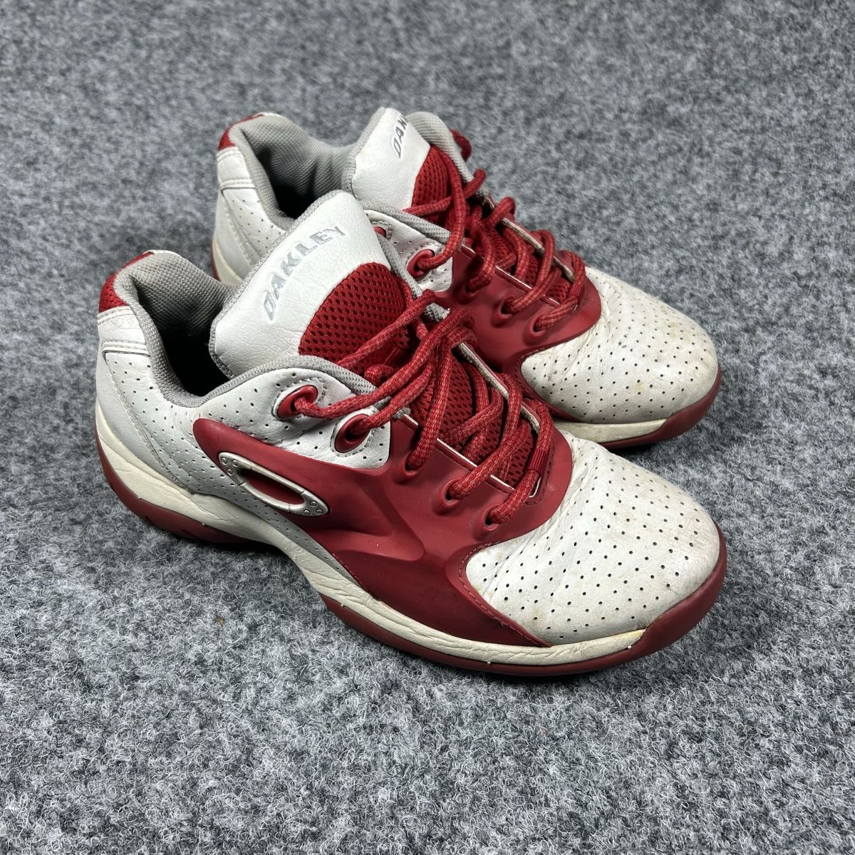 Oakley Chaussures hommes: Oakley size 41  – D'occasion à La Sagne NE par Matlasape