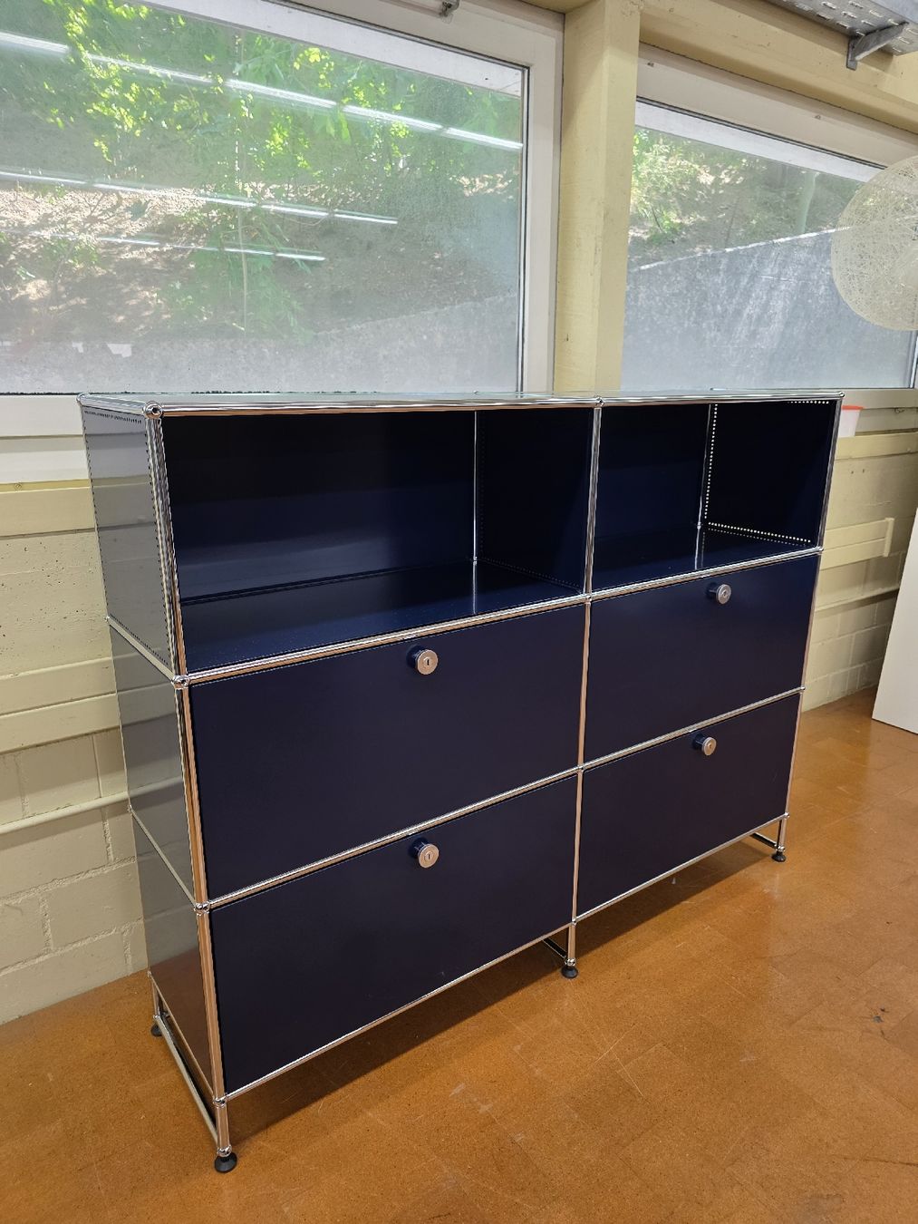 USM Regale: Designer Regal USM Haller in blau – Gebraucht aus Lichtensteig von Polsterwerk 1