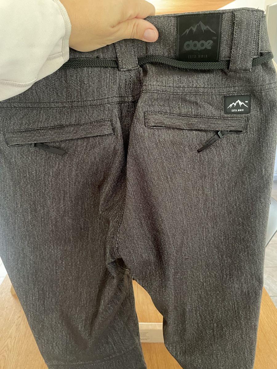 Dope Pantaloni: Dope Skihose M – Usato da Recherswil venduto da grafics 5
