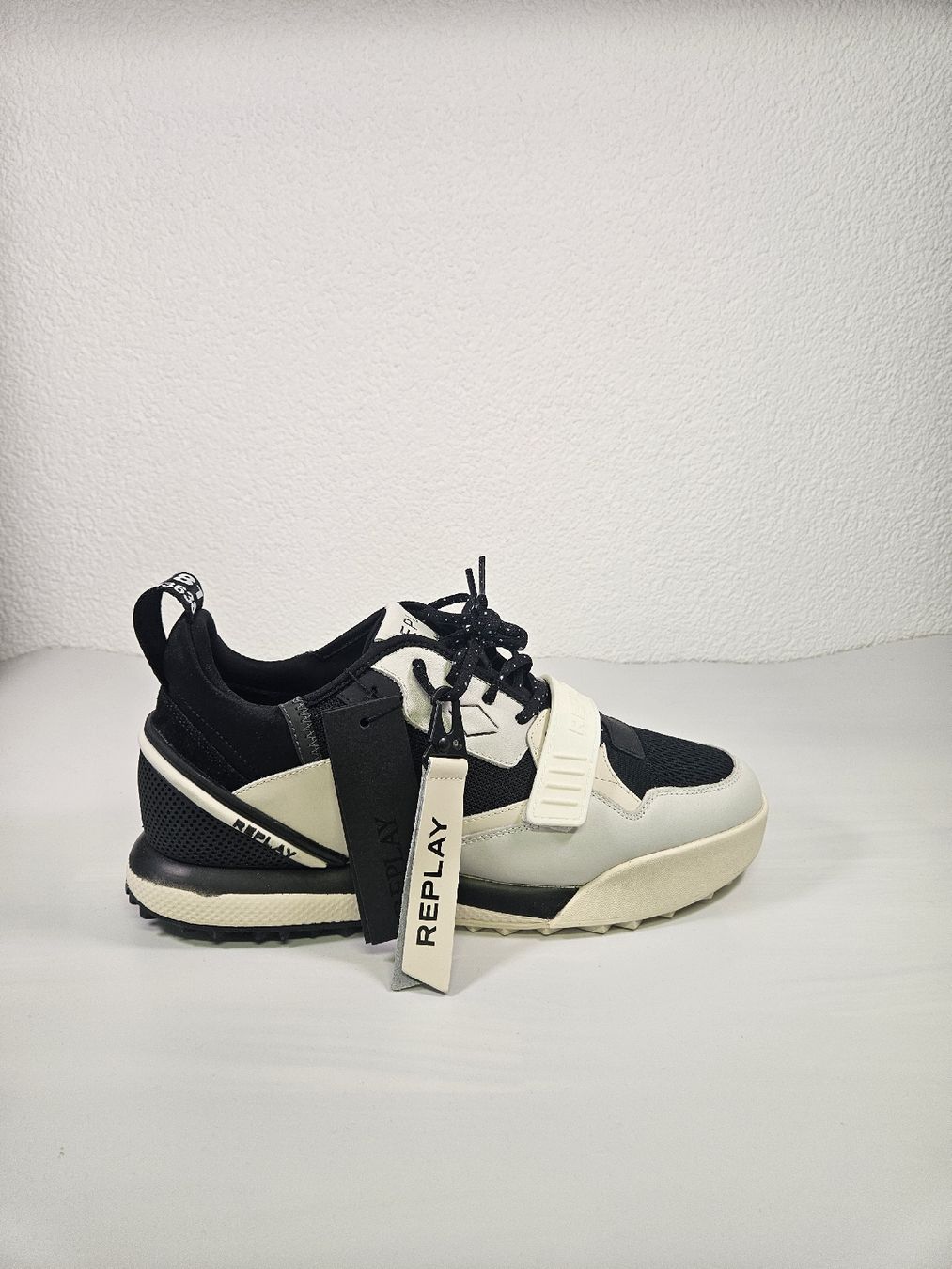 Replay Scarpe da uomo: Replay Sneaker schwarz/weiss Grösse 45 – Nuovo (secondo la descrizione) da Basel venduto da VoidRunner_2077 1