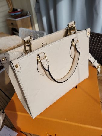 Louis Vuitton Tasche, neuwertig! neupreis über 3000