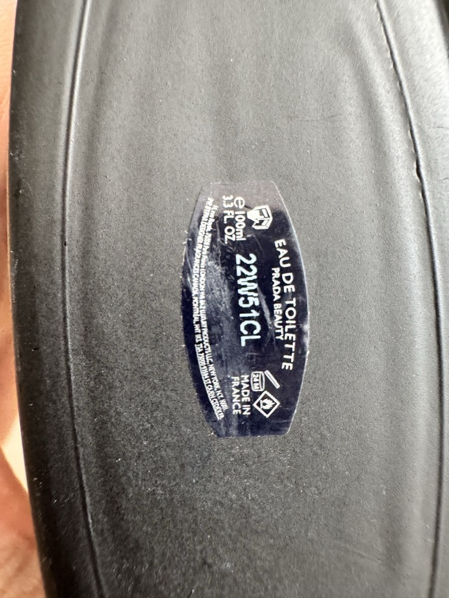 Prada Profumi & Eau de Toilette: Prada Carbon Eau de Toilette 100ml Herrenduft – Usato da Niederwangen BE venduto da Luxury.Second.Life 1