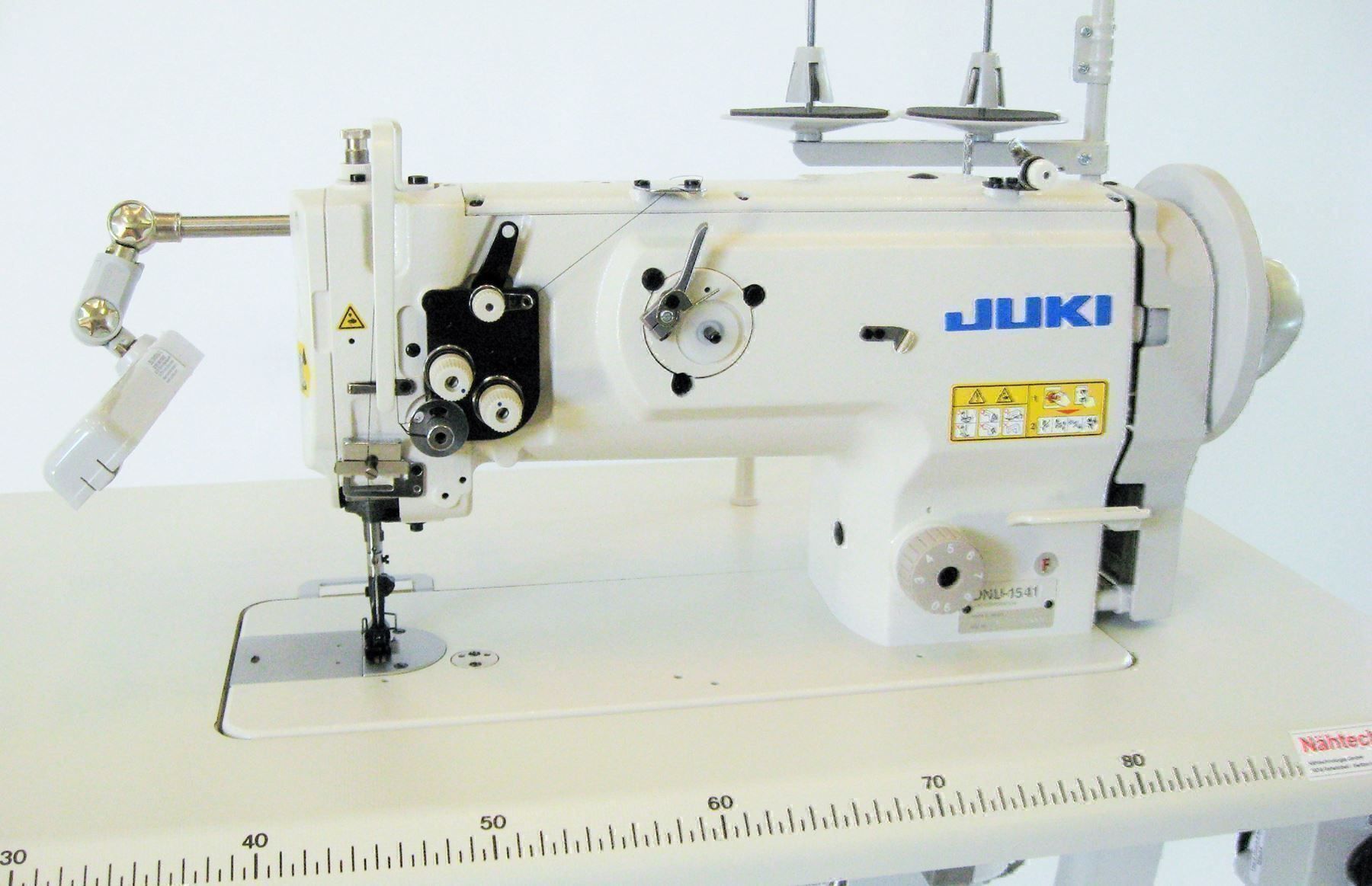 Juki Macchine da cucire: Industrienähmaschine JUKI DNU-1541 Neu – Nuovo e nell'imballaggio originale da Rehetobel venduto da dani034