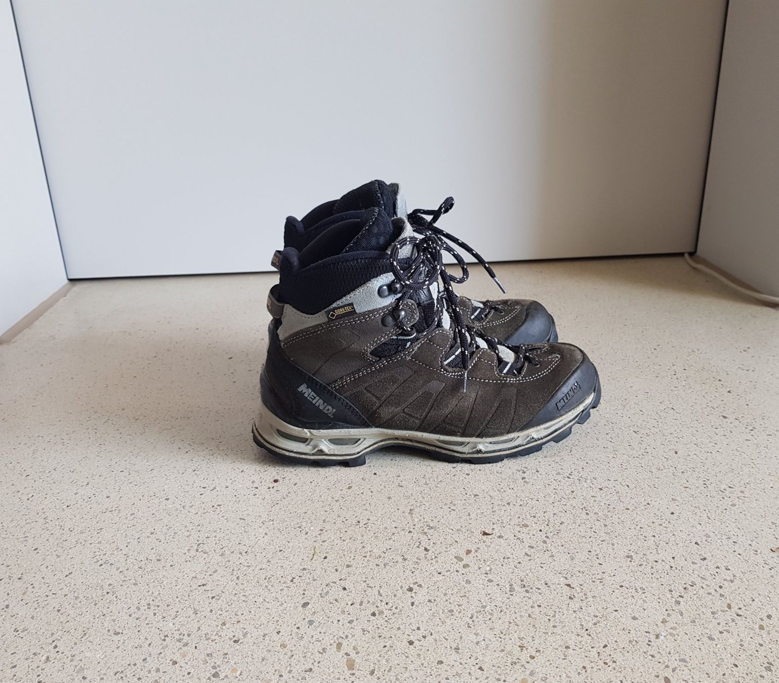 Meindl Scarpe da donna: Meindl GTX Wanderschuh Grösse 37.5 – Usato da Basel venduto da Birs868