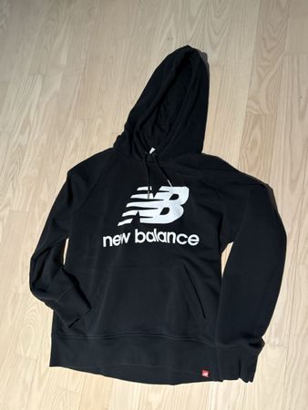New Balance Hoodie schwarz mit Logo Kapuzenpullover Herren