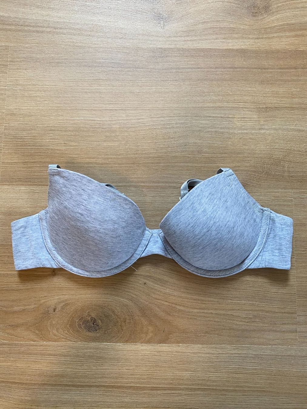 Altra biancheria intima: Soutien-gorge avec armature gris – Usato da Delémont venduto da elena_neuhaus
