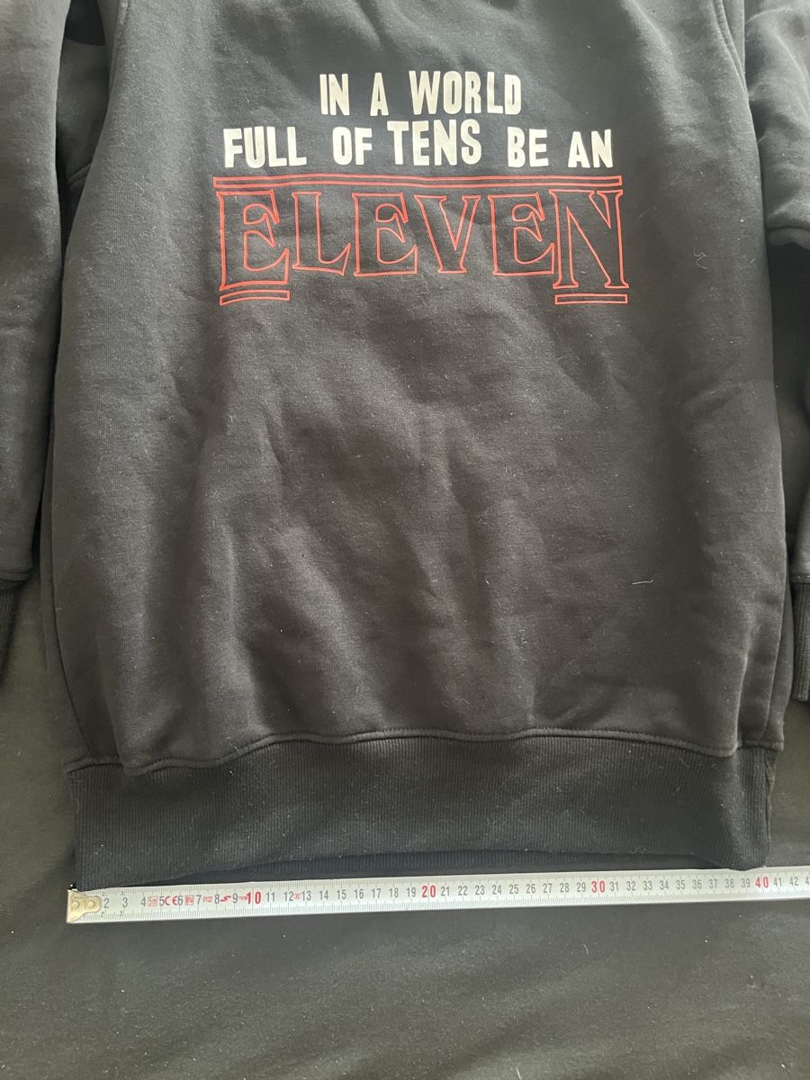 Pullover & Sweatshirts: Stranger Things Pullover schwarz Grösse M – Gebraucht aus Olten von sae_82z2 7