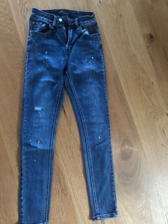 JEANS ZUIKI 34 mit Farbklecksen