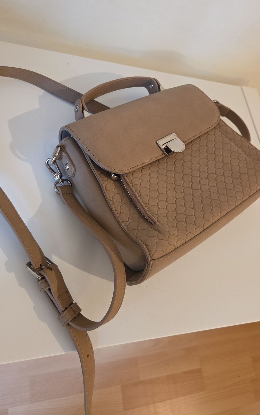 Borse da donna: Umhängetasche in beige – Nuovo (secondo la descrizione) da Luzern venduto da Sherry56