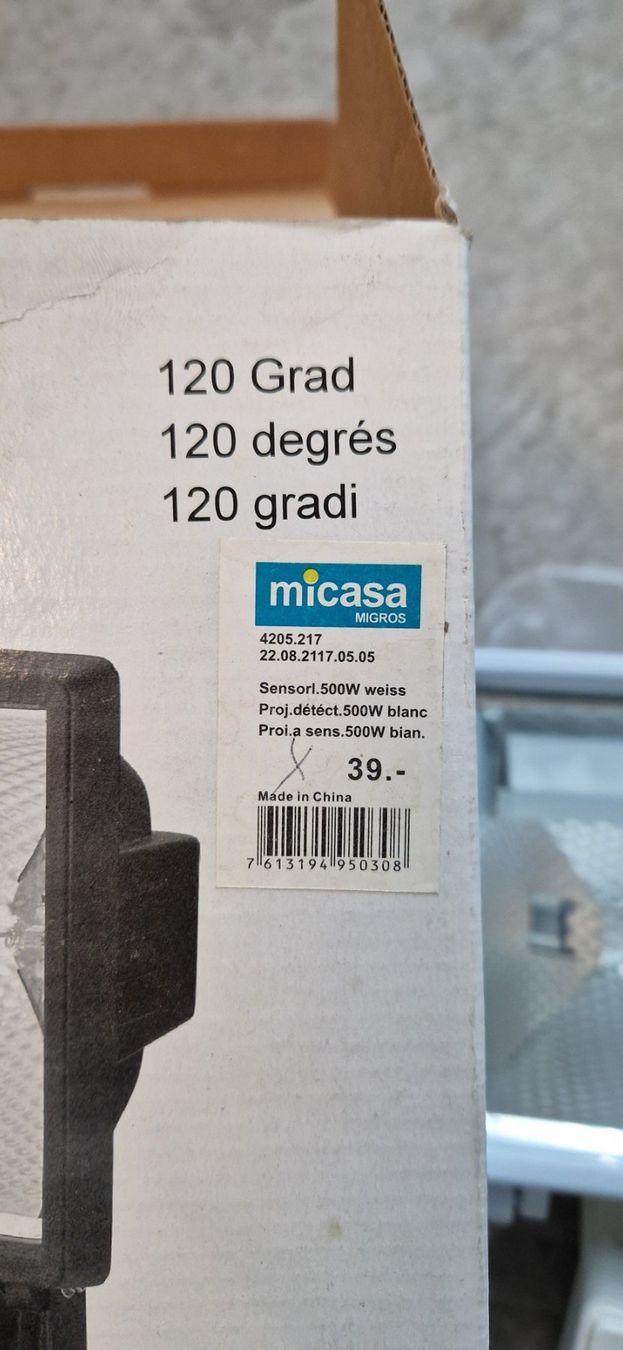 Lampade: HALOGEN-Aussenstrahler mit Sensor 500W, neuwertig – Usato da Flawil venduto da LG-AG_Teilemarkt