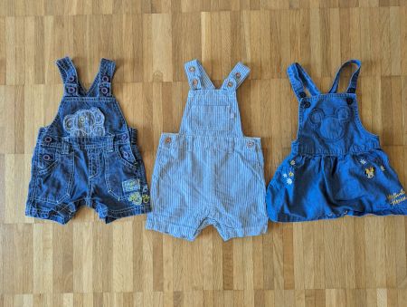 3er Set: Latzhosen, Kleidchen, Grösse 56, Top Zustand