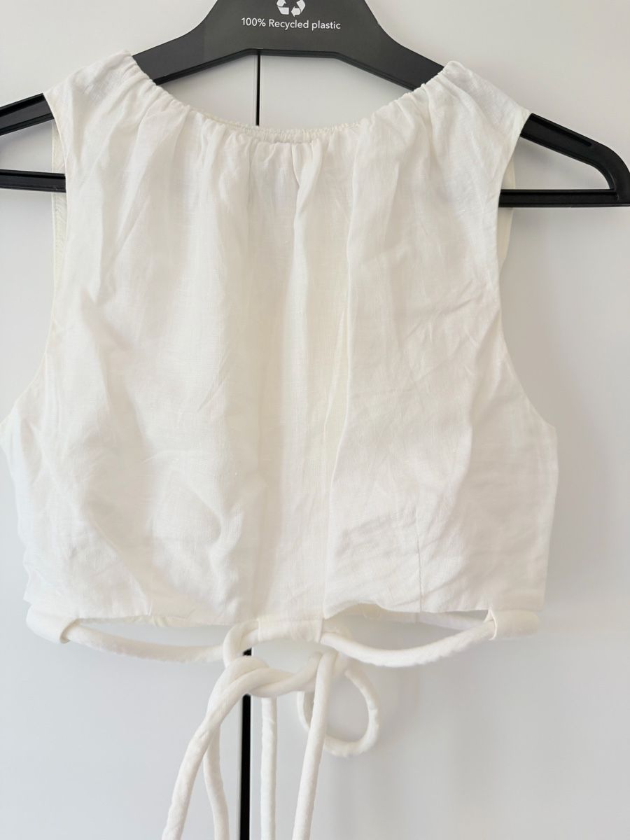 Top: SIR white linen Crop Top XS  – Nuovo (secondo la descrizione) da Genève venduto da kam_m6mq