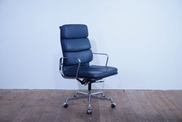 Vitra Eames Soft Pad EA219 Leder dunkelblau