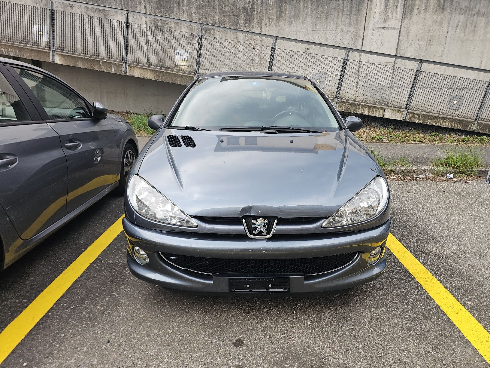 Peugeot Autos: 206 1.4i – Gebraucht aus Lausanne von mri_hsd8 1