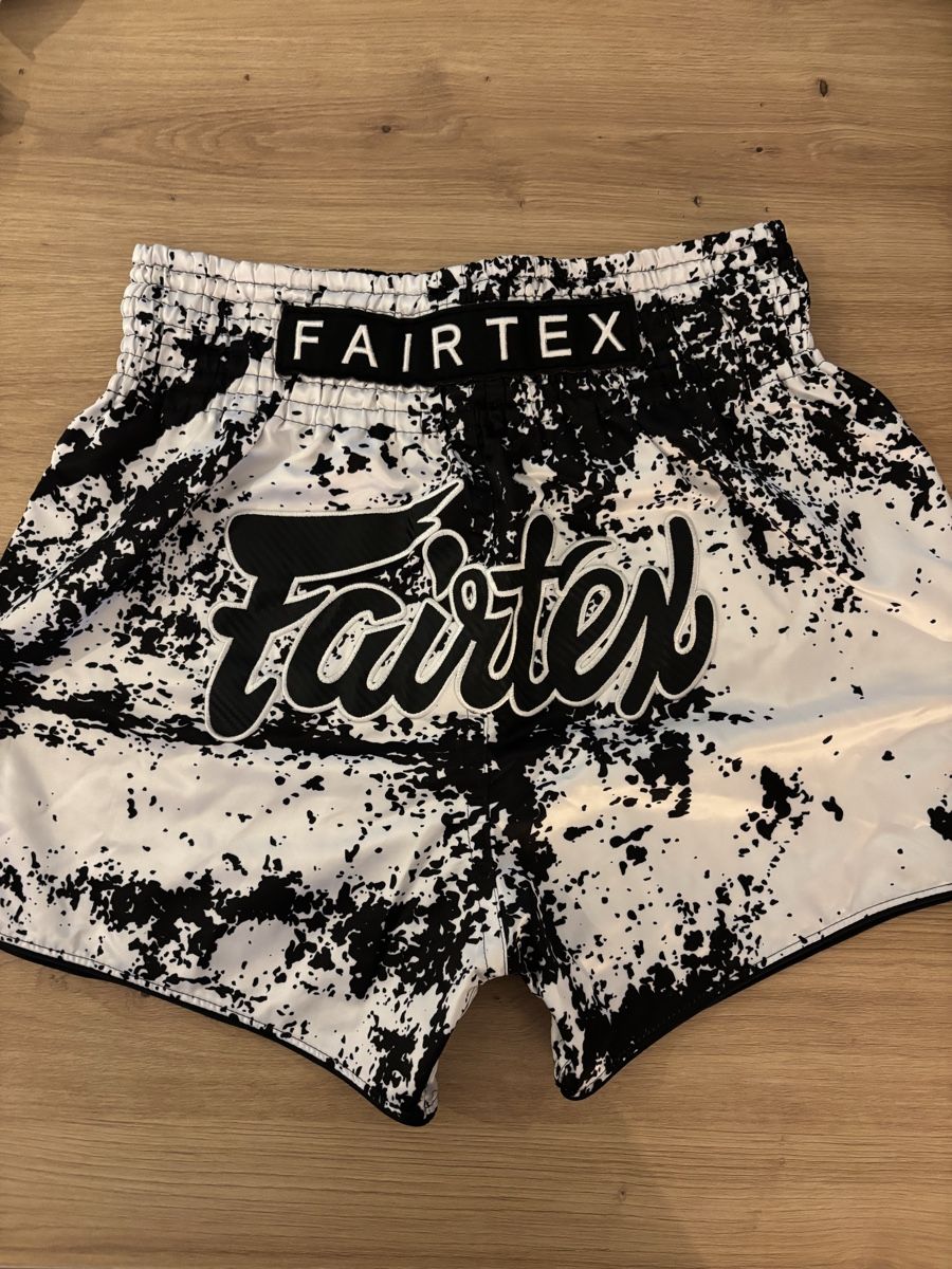 Hosen: Fairtex Shorts Grösse L – Gebraucht aus Domat/Ems von Mando97
