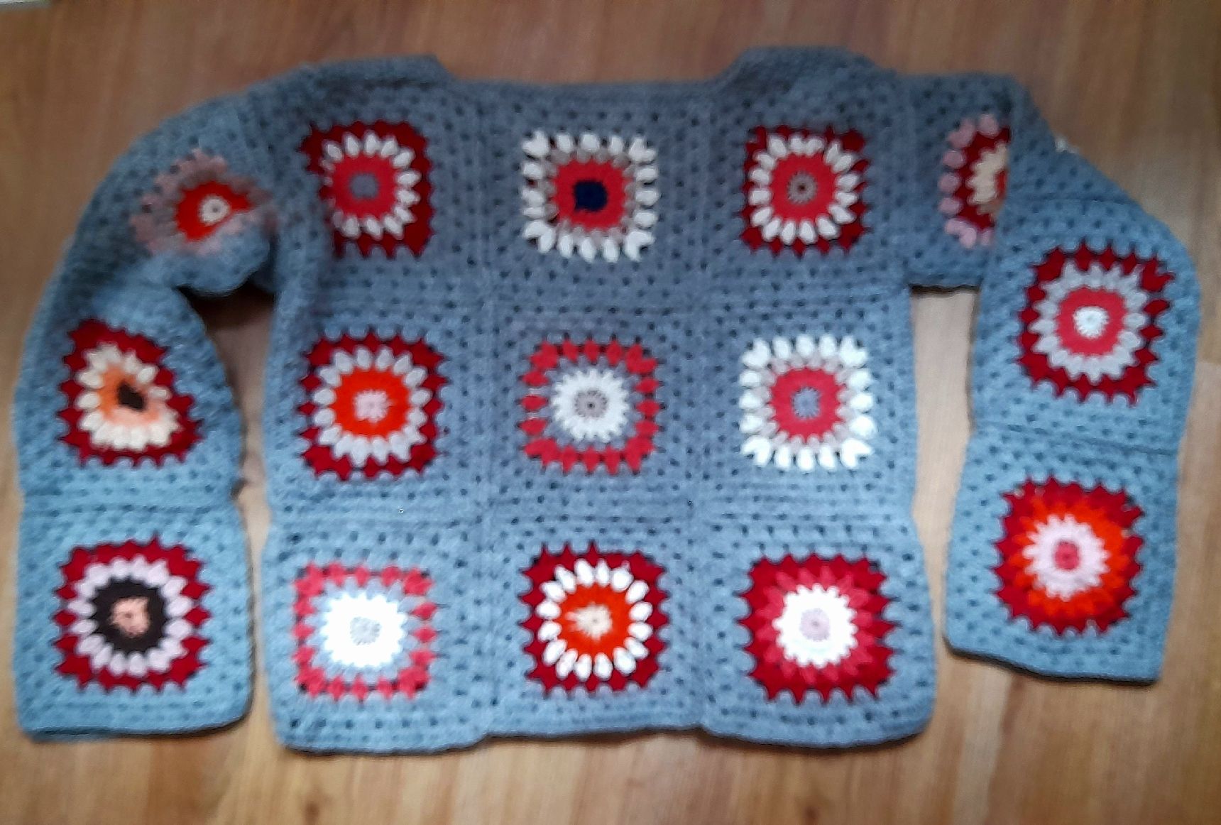 Maglioni & Felpe: Damen Pullover gehäkelt Granny Square Grösse M neuwertig – Nuovo (secondo la descrizione) da Basel venduto da ker_w7ld 1