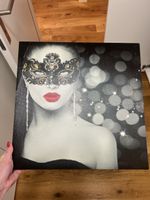 Faszinierendes Wandbild mit Maske – Ein echter Hingucker!