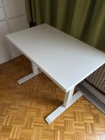 elektrisch verstellbares Pult