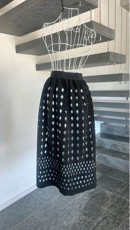 Jupe PINKO midi noire motif ajouré comme neuf