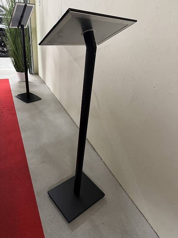 Altro in Decorazioni & Accessori: 2x Prospektständer / Infoständer Neuwertig – Usato da Triengen venduto da AleAco 1