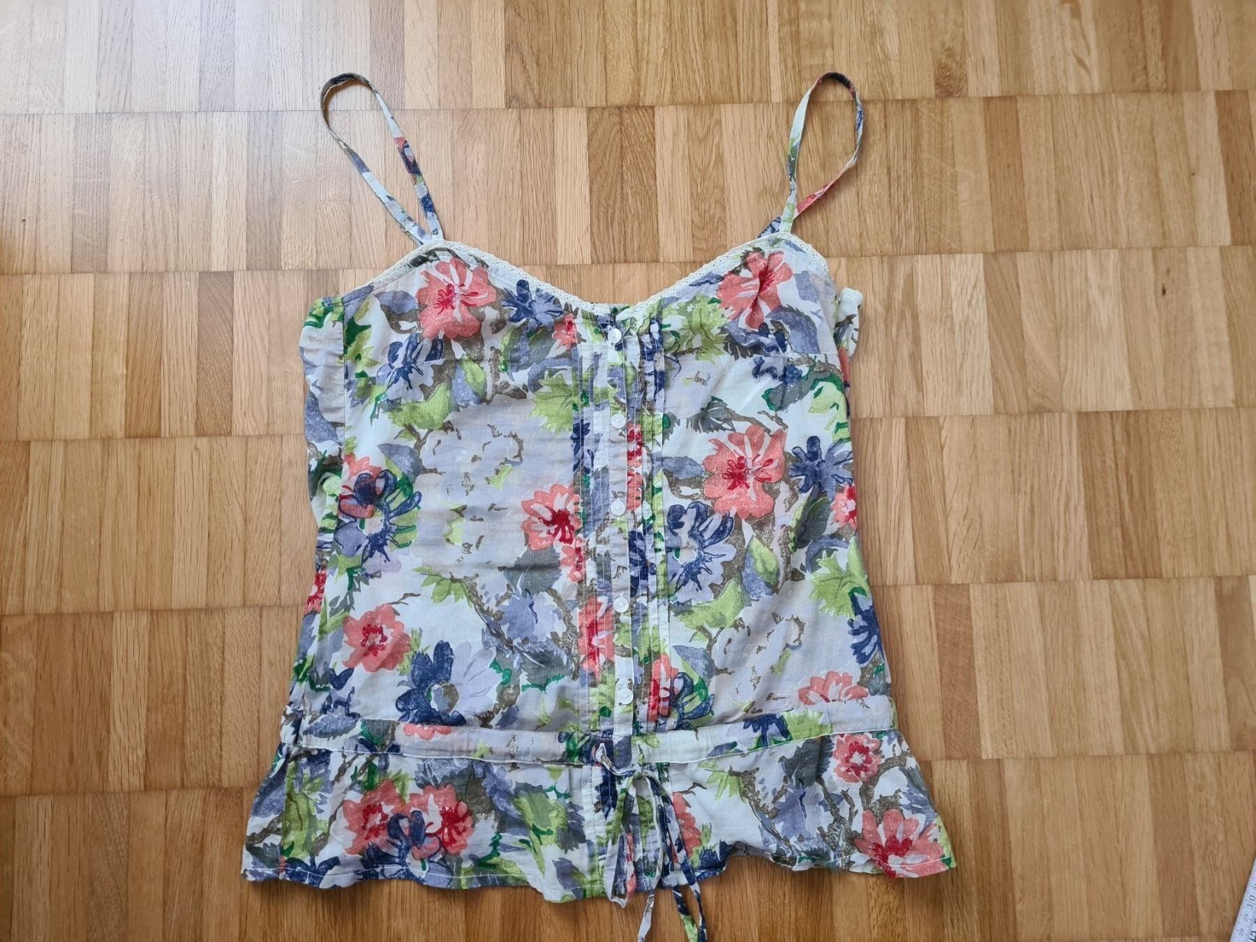 Esprit T-shirt: ESPRIT T-Shirt Gr. S – Usato da Jona venduto da Good_luck_ 3