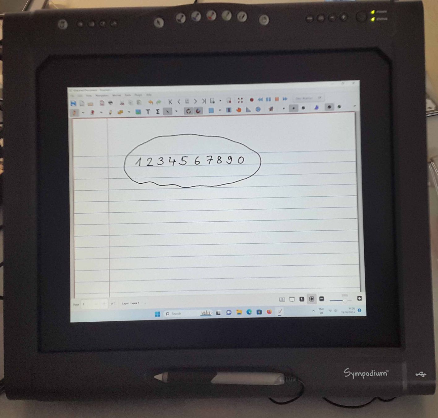 Wacom Ecrans: Smart Sympodium DT770 Interaktives Stiftdisplay – D'occasion à Seewen SZ par Goglgogl