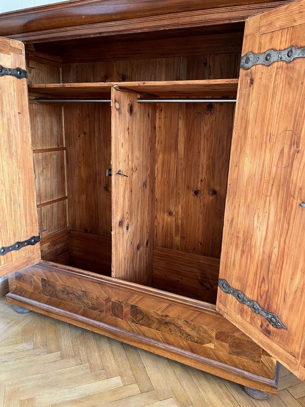 Armadi: Armoire antique – Usato da Biel/Bienne venduto da Gilberty 1