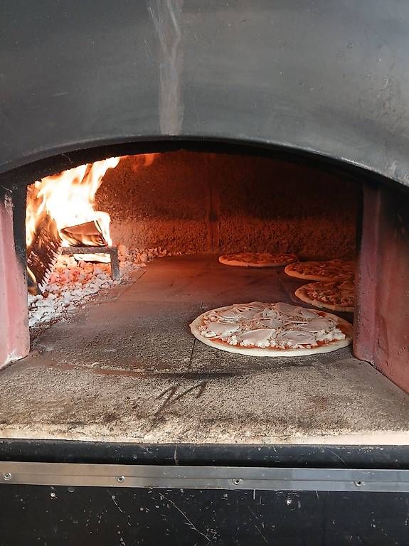 Pizzaofen: Pizzawagen mit Holzofen – Gebraucht aus Rüti ZH von sette01 3
