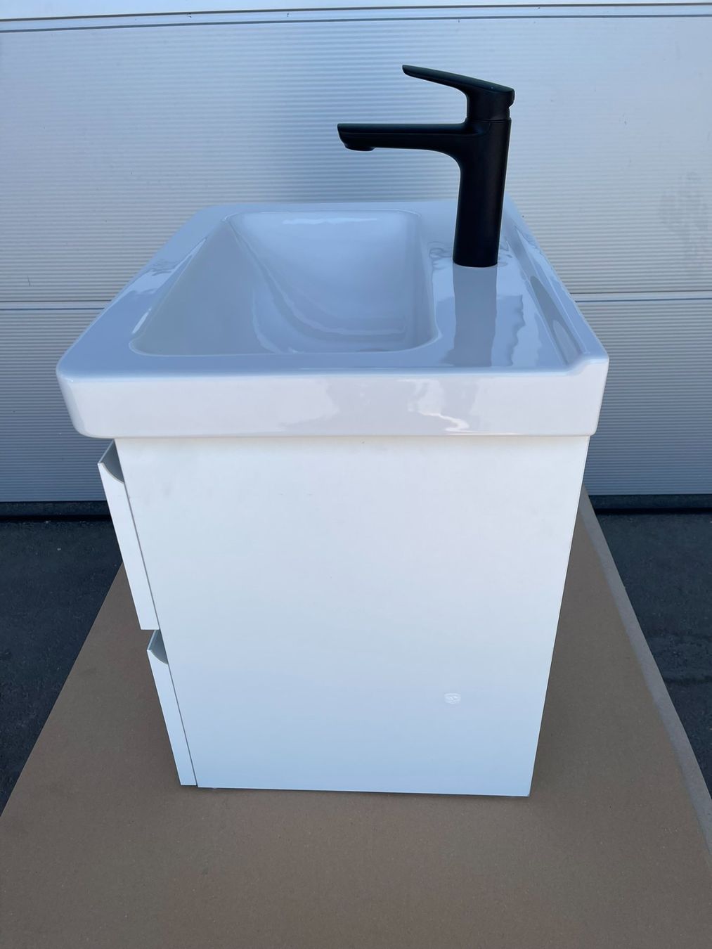 Lavabi & lavandini: Waschtisch / Lavabo mit Unterbau – Nuovo (secondo la descrizione) da Münchwilen TG venduto da IntoMotion_GmbH 9