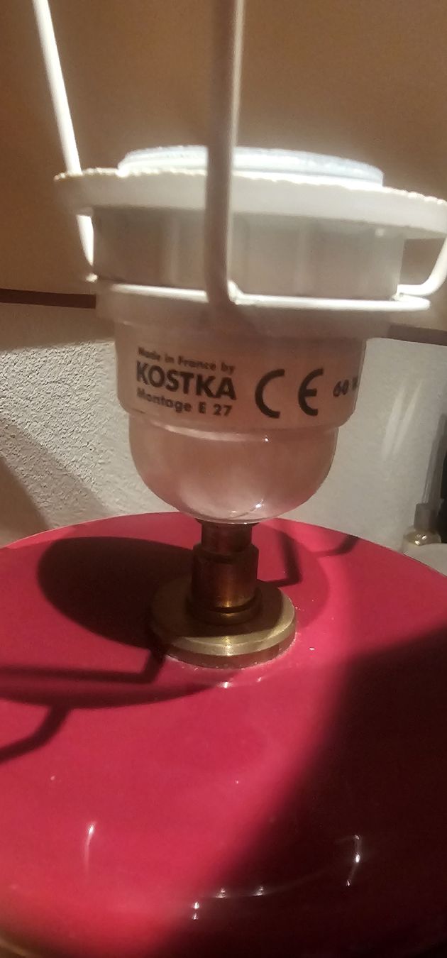 Lampade: 2 elegante Kostka Tischleuchten, weinrot – Usato da Riedikon venduto da Winter21. 2