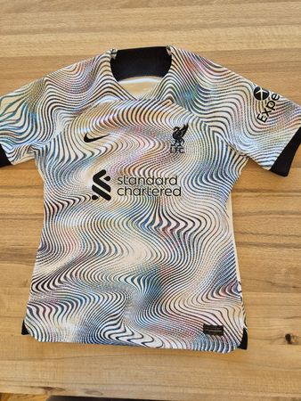 Nike Damen Liverpool Auswärtstrikot 22/23 Gr. M