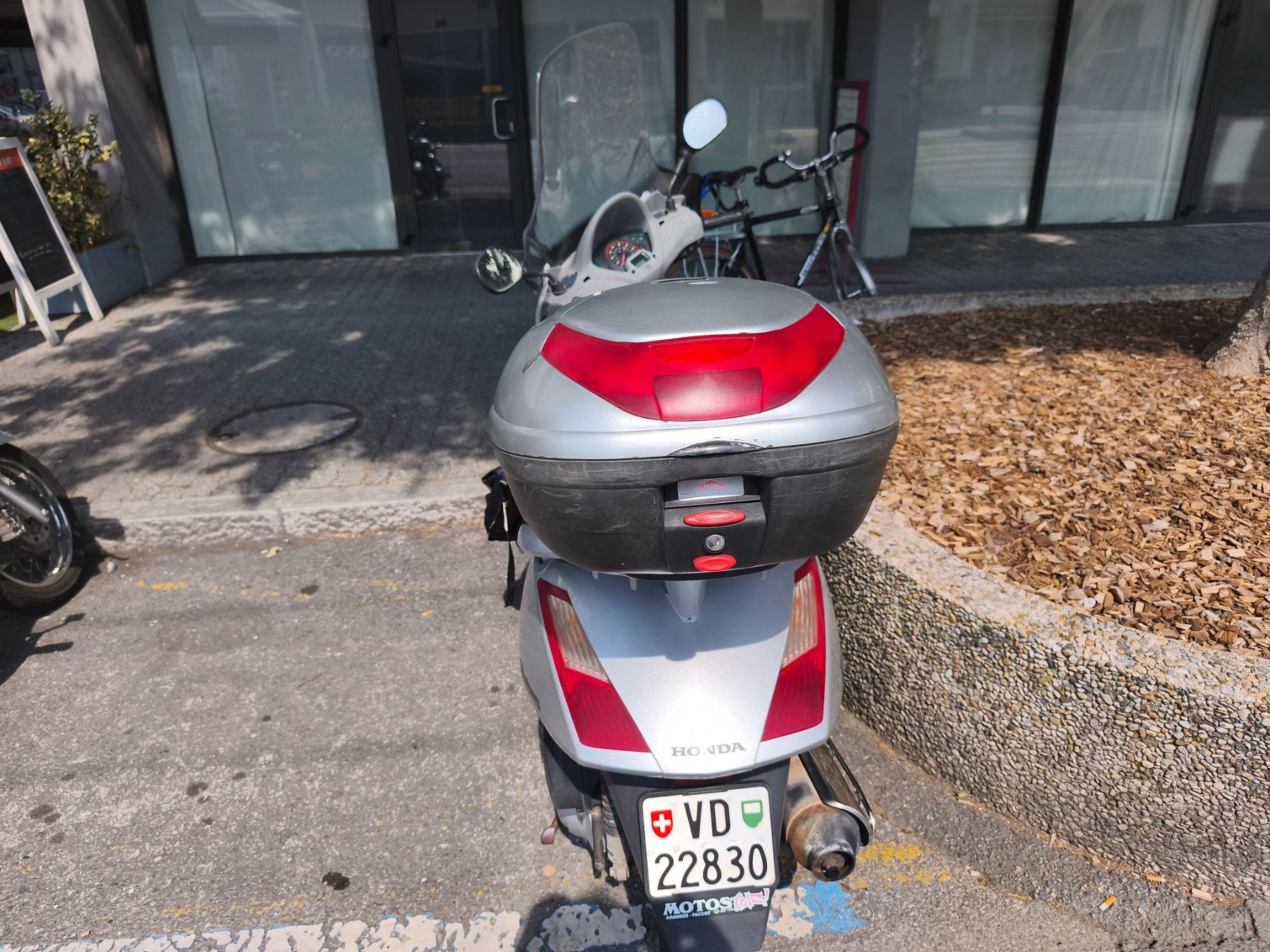 Honda Scooter: Honda Pantheon 4T 125 – Difettoso da Vevey venduto da fpe_h9fg 2
