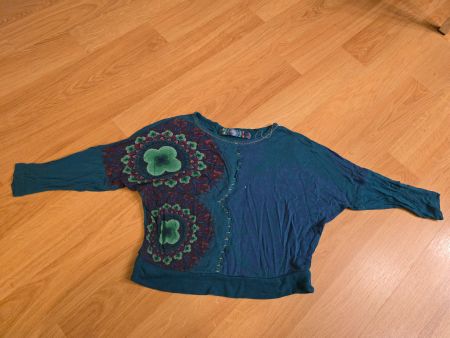Oberteil Desigual ca. 4-6 Jahre