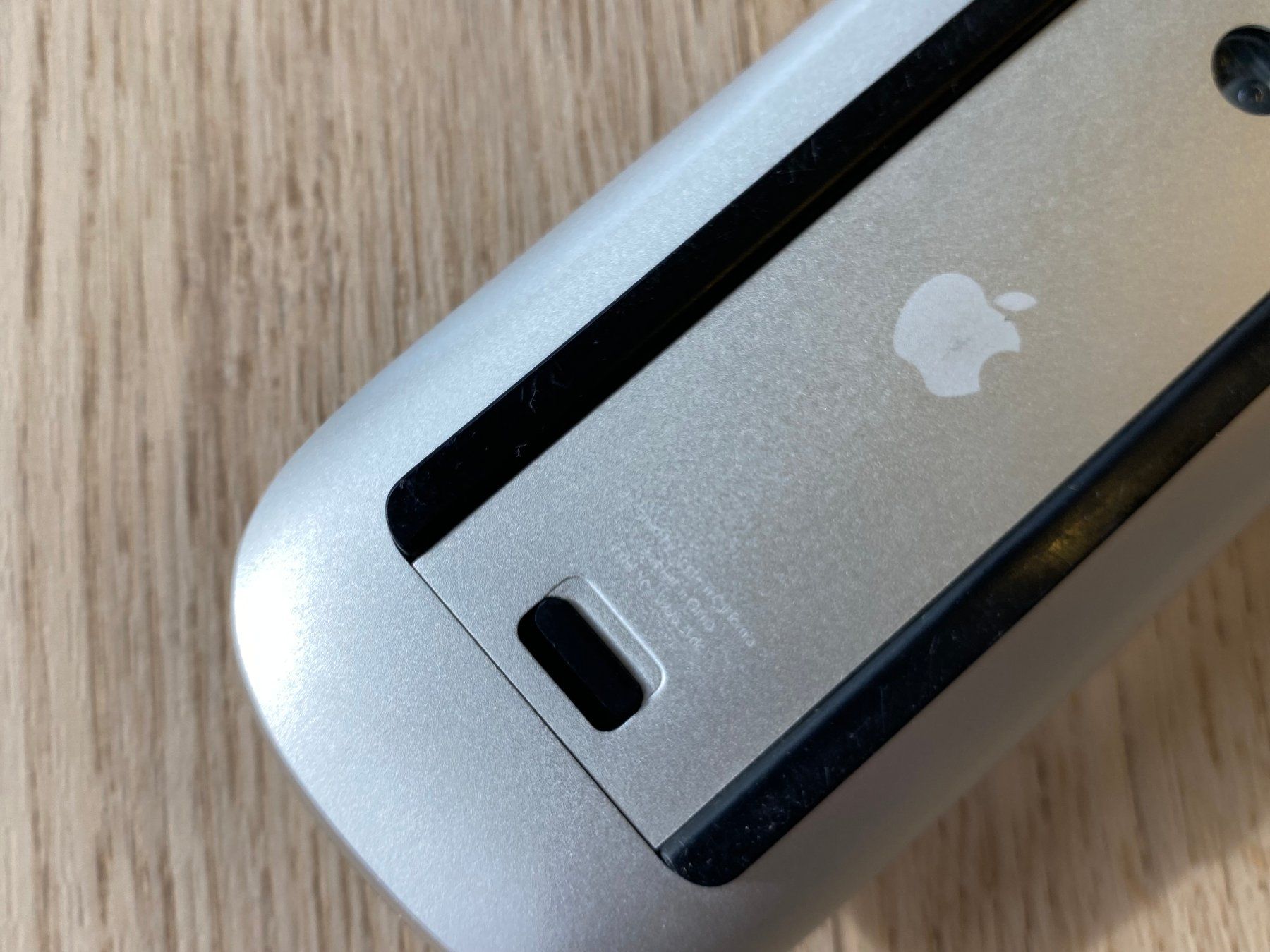 Apple Maus: Apple Magic Mouse A1296 mit AA Batterien Bluetooth Maus – Gebraucht aus Wetzikon ZH von BackToRetro 3