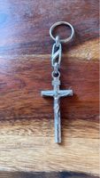 Porte-clés croix argenté état comme neuf