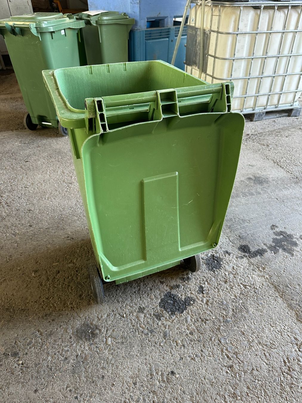 Korpus: Rollcontainer grün 240 Liter – Gebraucht aus Appenzell von OcclineGmbH 4