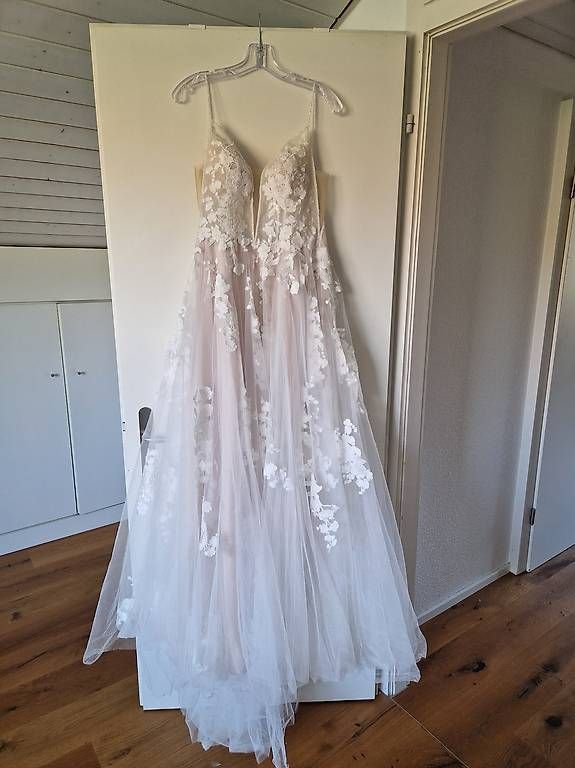 Vestiti: Hochzeitskleid, Preis verhandelbar – Usato da Sissach venduto da Susanne1616 4