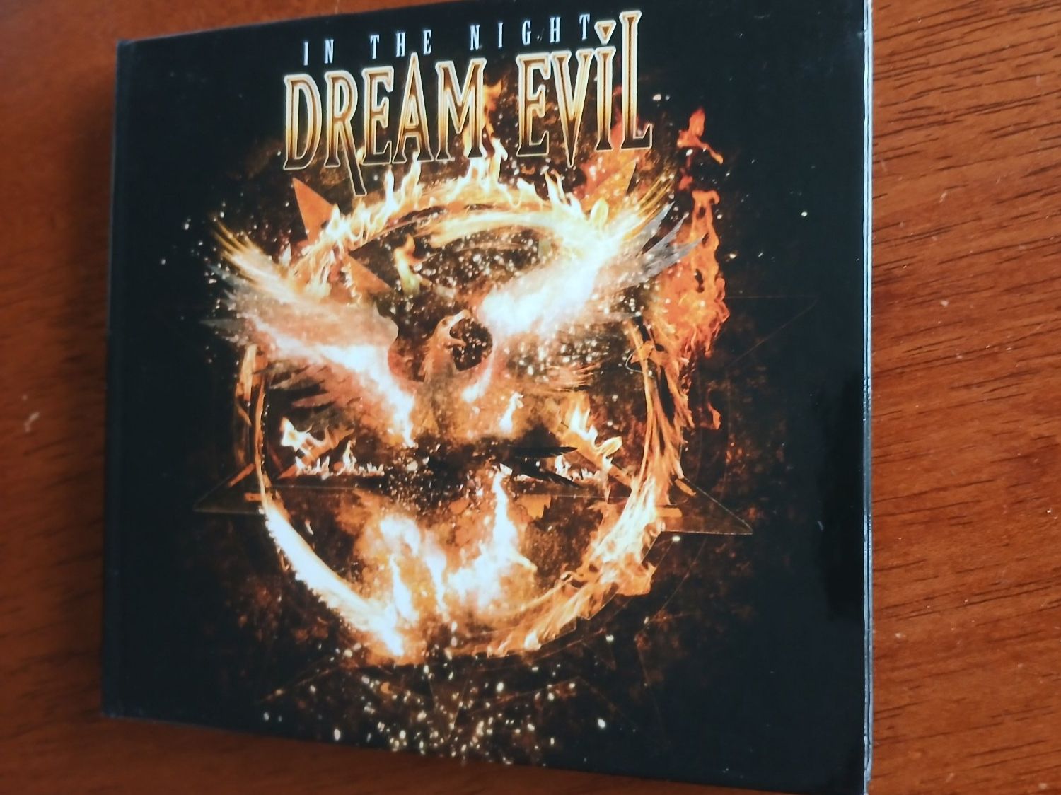 CD: DREAM EVIL - In The Night (Digipack) – Usato da Bottens venduto da Davvil