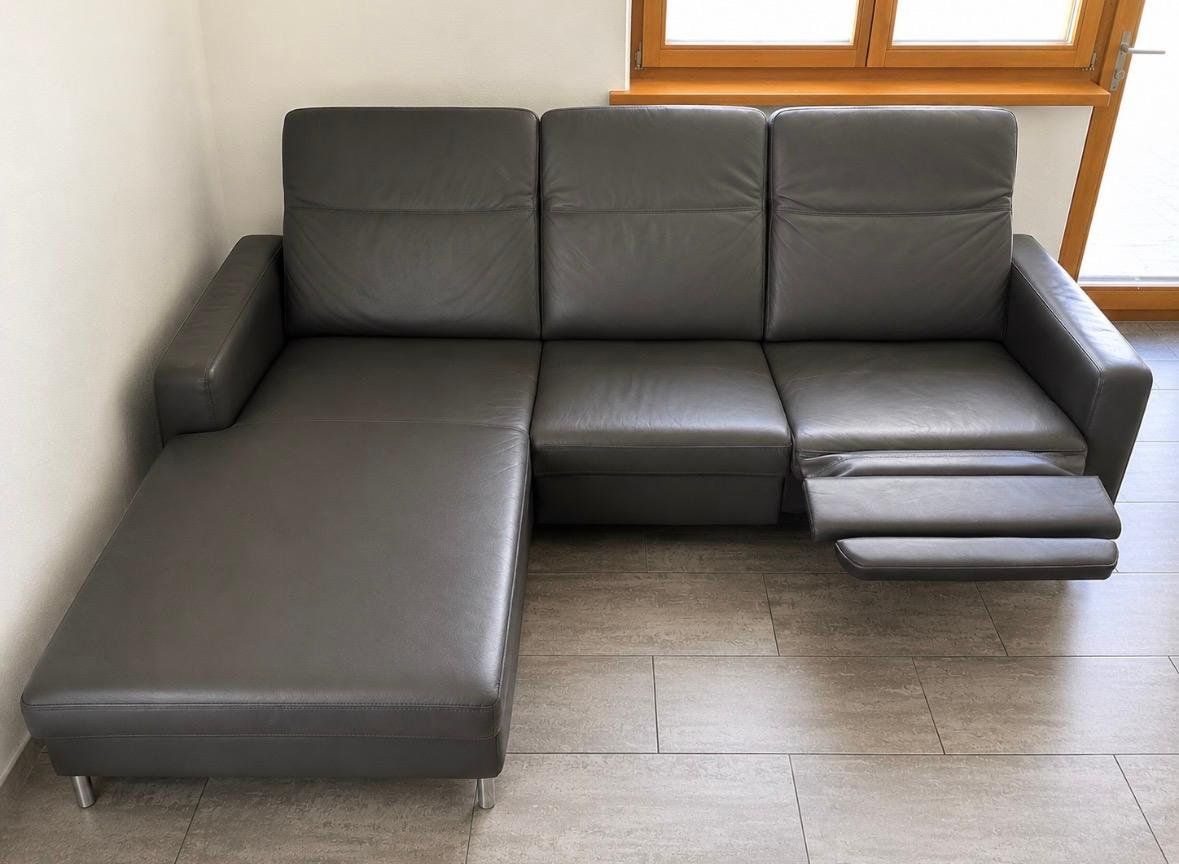 Livique Sofas: Ledersofa – Gebraucht aus Valbella von chipsy019 1