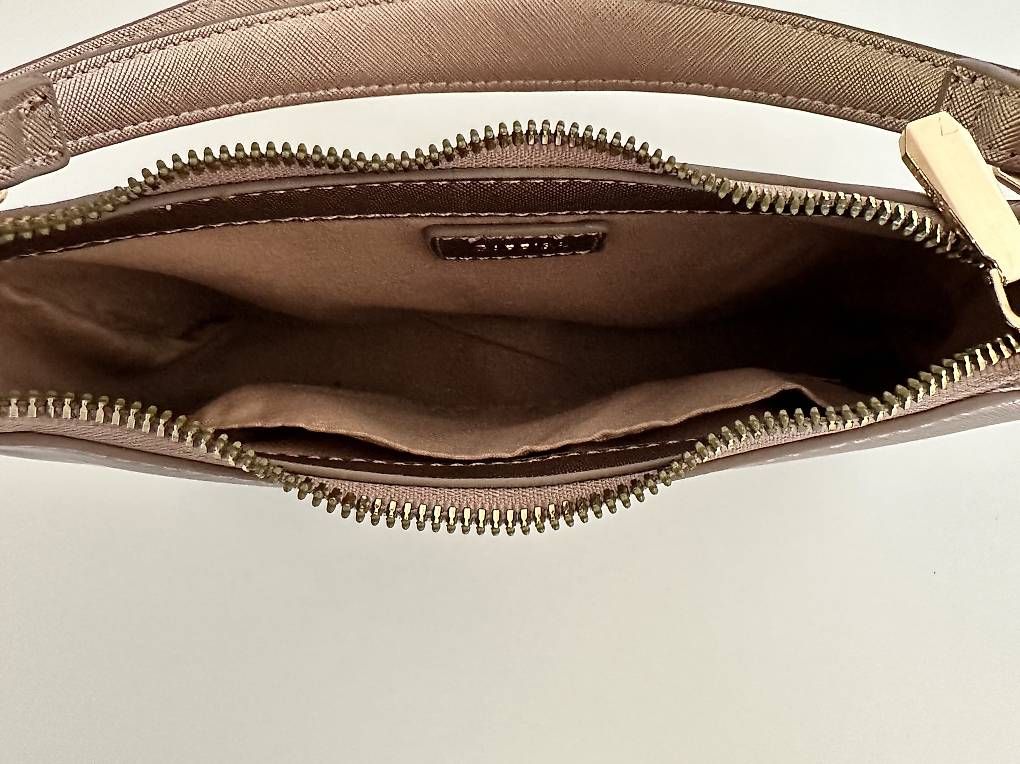 Sacs femmes: Schultertasche Carpisa Rosé- oder Nude-Beige-Ton – D'occasion à Bachenbülach par Niceyes 4