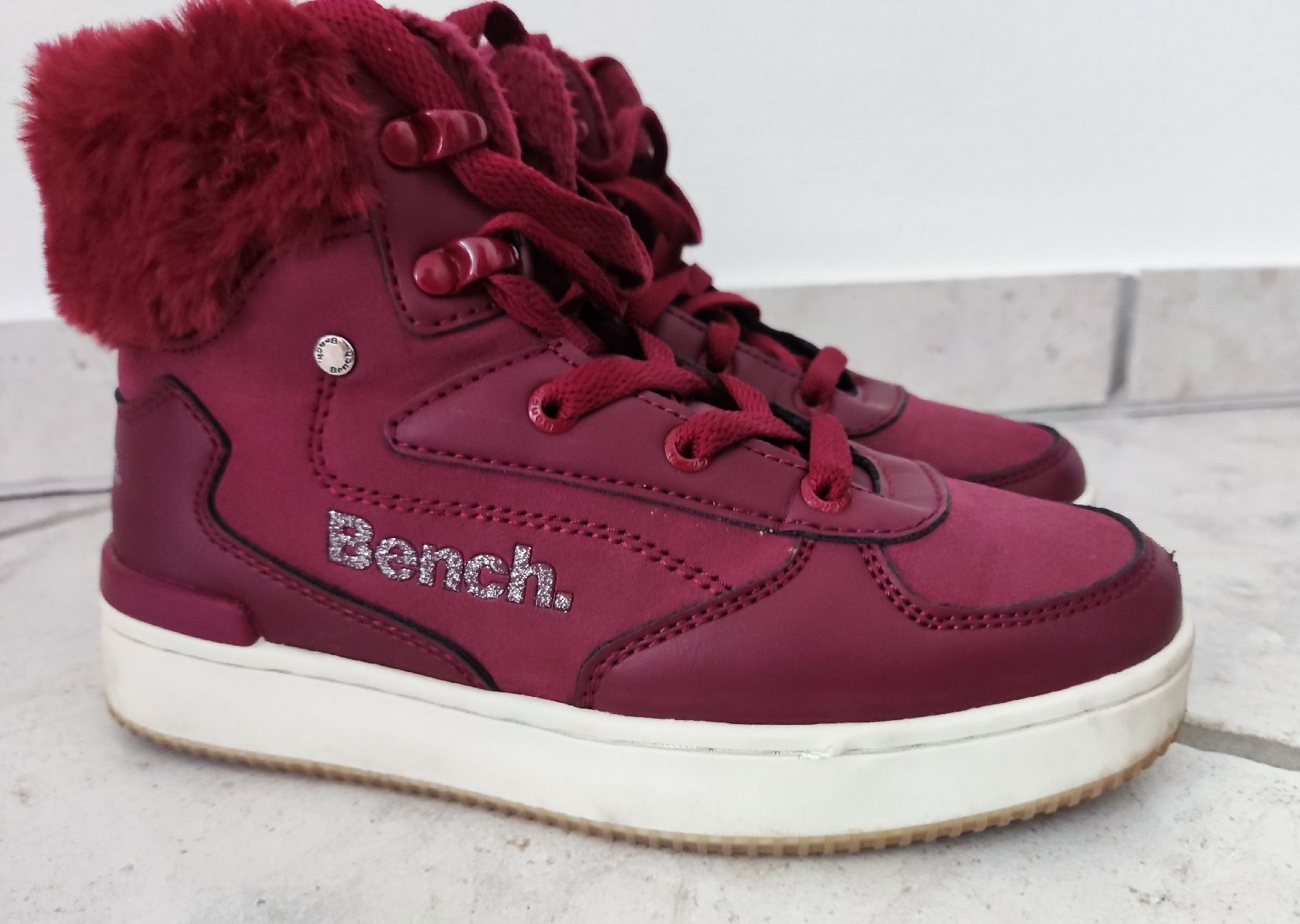 Bench Scarpe per ragazze: Bench Mädchenschuh Grösse 31 – Usato da Chur venduto da Rodanisa