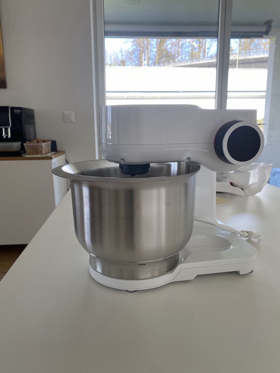 Bosch Küchengeräte: Bosch Kitchen Machine with Accessories – Gebraucht aus Zürich von ads_dr7c 7