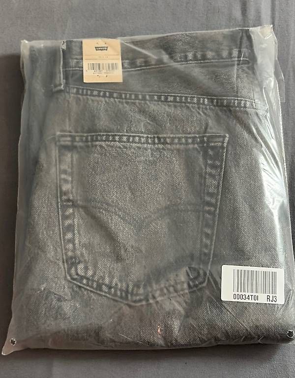 Levi's Jeans: Levis 565 Loose Straight Jeans – Usato da Bern venduto da ykn_fkl6
