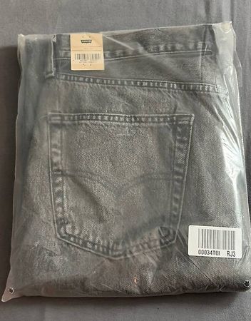 Levis 565 Loose Straight Jeans
