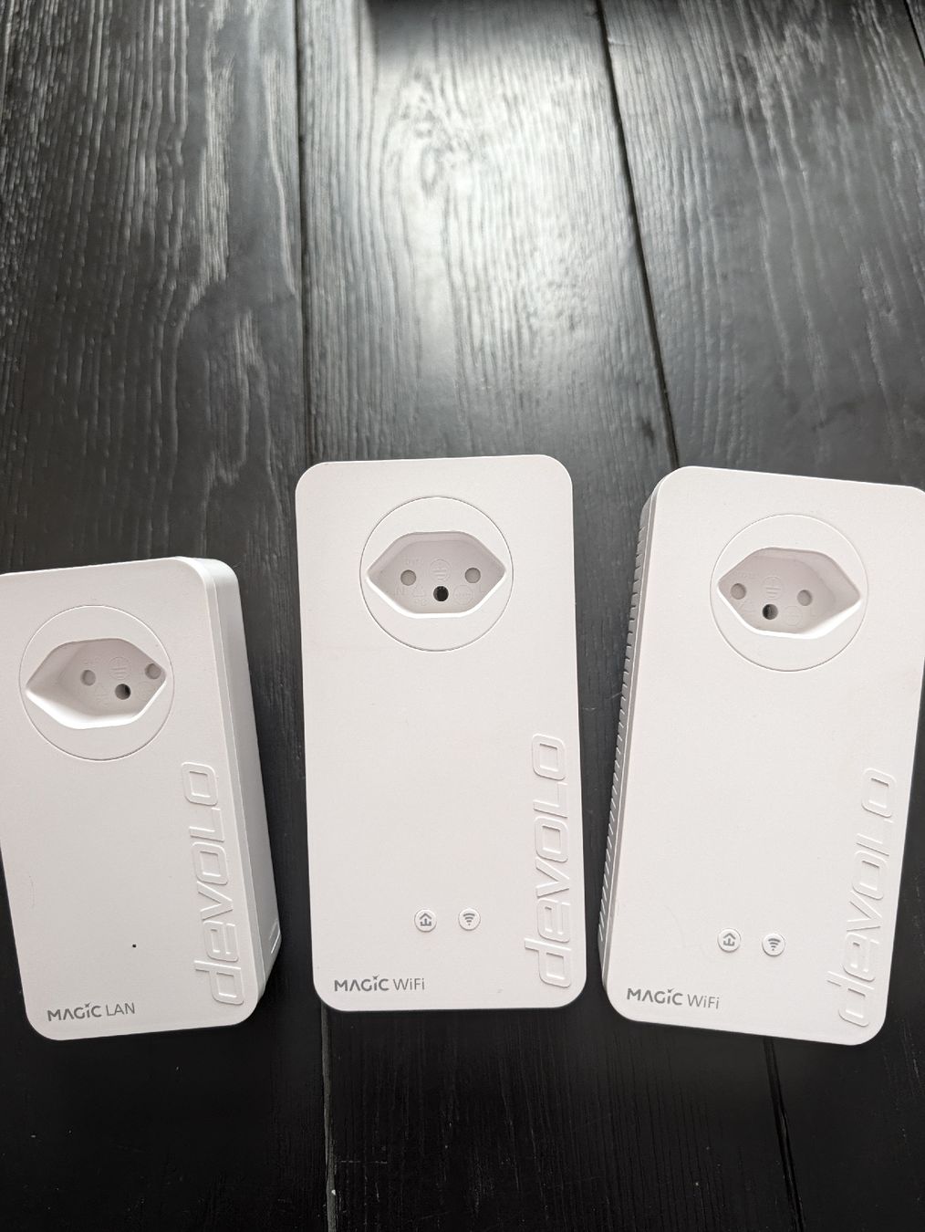 Devolo Wlan: Devolo Magic 2 LAN WiFi, 3 unités kit de démarrage  – Gebraucht aus Buchillon von BarbaraS-D