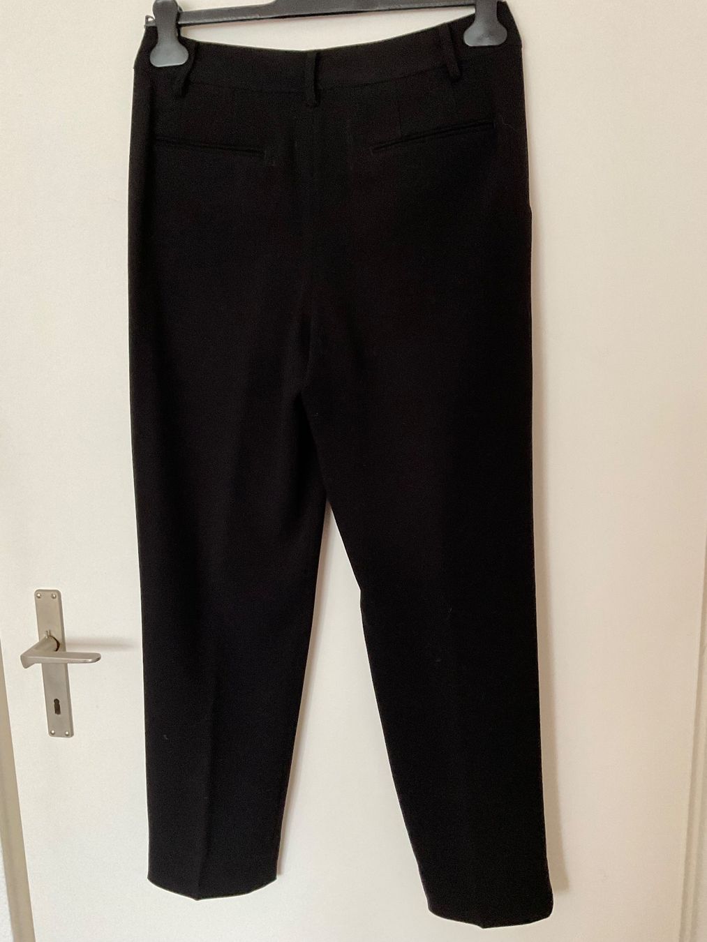 DKNY Pantaloni: DKNY schöne Hose Gr 38 schwarz – Usato da Urdorf venduto da alda02 2