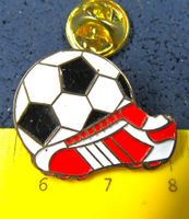 ADIDAS FUSSBALL SCHMUCK-PIN GEPRÄGT GOLDIG