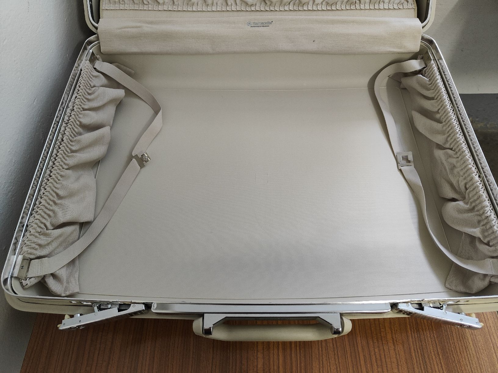 Samsonite Valigie: Samsonite Schalenkoffer – Usato da Dulliken venduto da datschgi 8